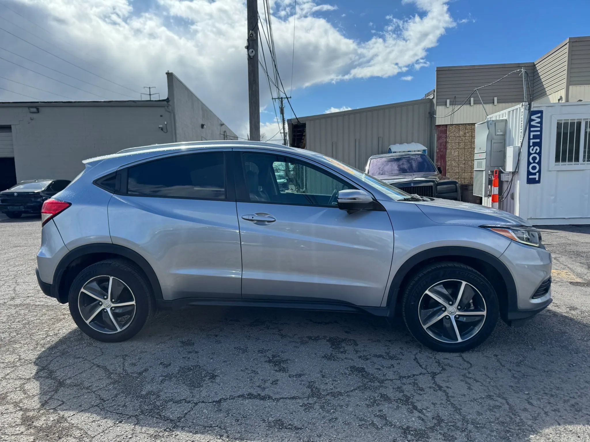 Used 2022 Honda HR-V EX-L image 4