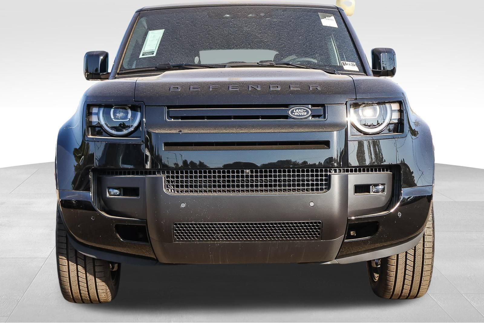 New 2026 Land Rover Defender 110 X-Dynamic SE AWD/4WD image 2