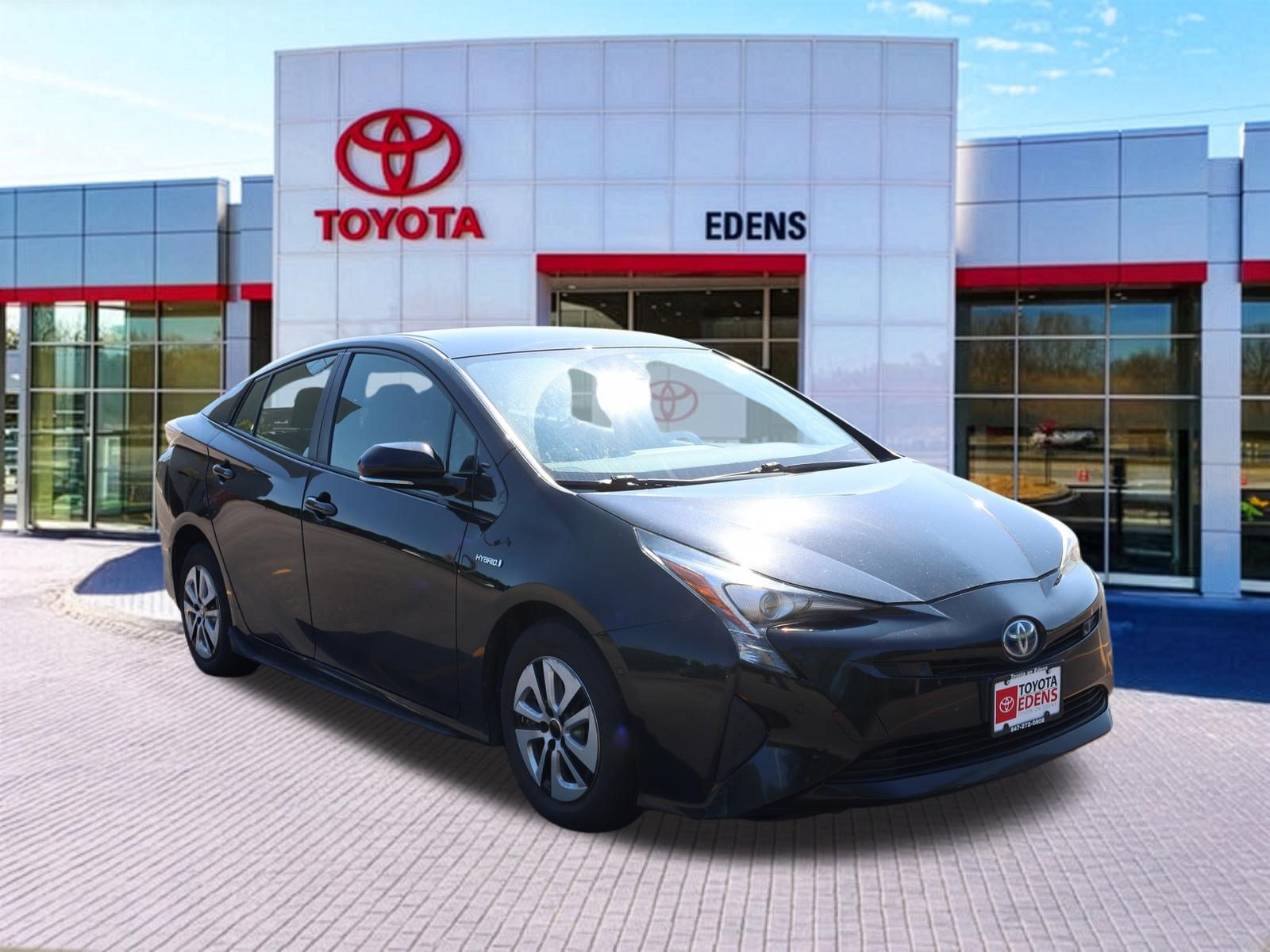 Used 2017 Toyota Prius Three FWD image 1