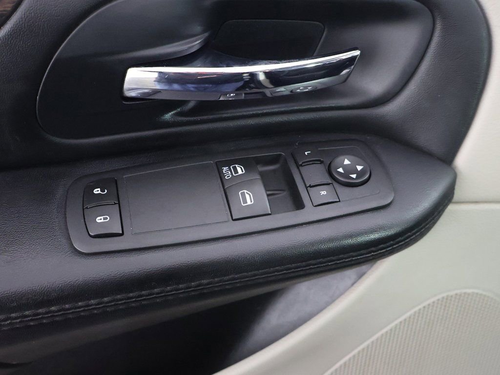 Used 2016 Dodge Grand Caravan American Value Package image 21