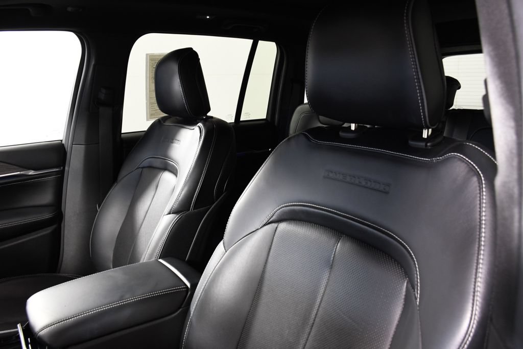 Used 2022 Jeep Grand Cherokee Overland AWD/4WD image 17