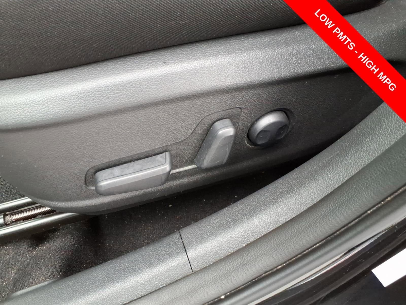 Used 2023 Hyundai Kona SEL AWD/4WD image 16