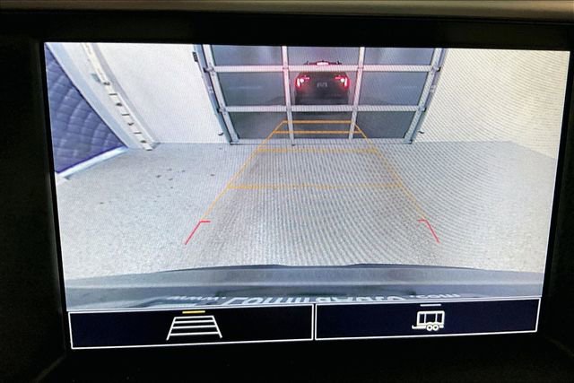 Used 2023 GMC Acadia SLE w/ LPO, Black Accent Package image 14