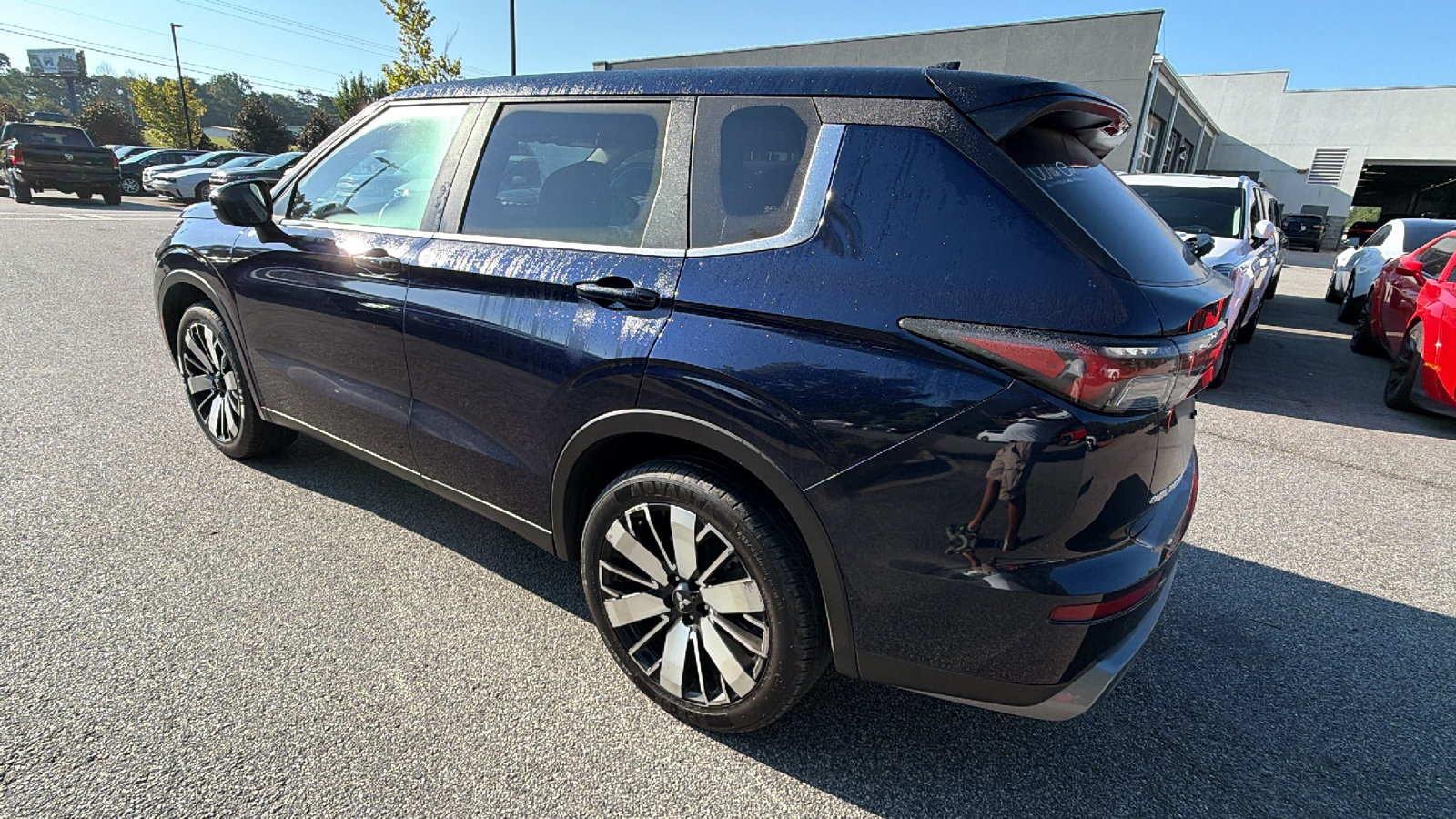 Used 2025 Mitsubishi Outlander SE FWD image 10