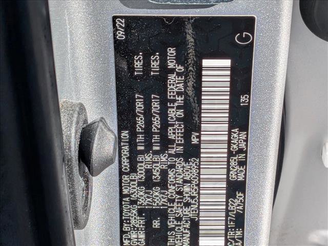 Used 2023 Toyota 4Runner SR5 Premium w/ Moonroof Package AWD/4WD image 26