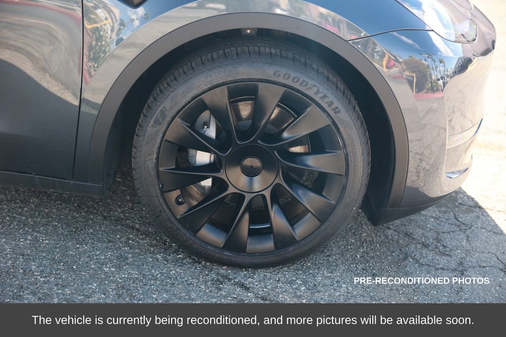 Used 2023 Tesla Model Y Long Range image 8