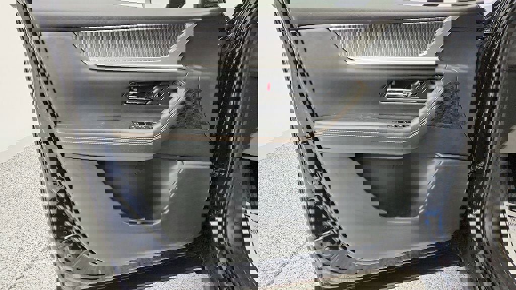 Used 2025 MAZDA CX-90 Plug-In Hybrid w/Premium Sport image 11