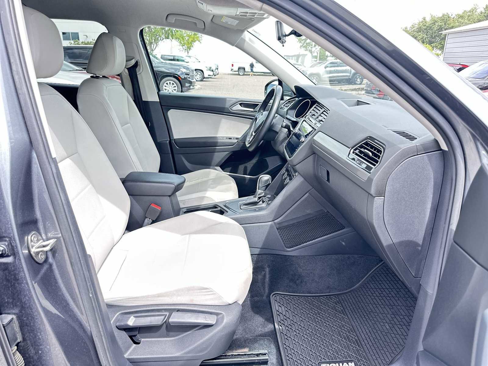 Used 2019 Volkswagen Tiguan SE FWD image 19