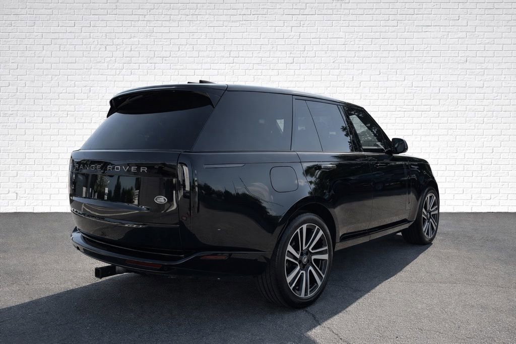 Used 2023 Land Rover Range Rover SE AWD/4WD image 4