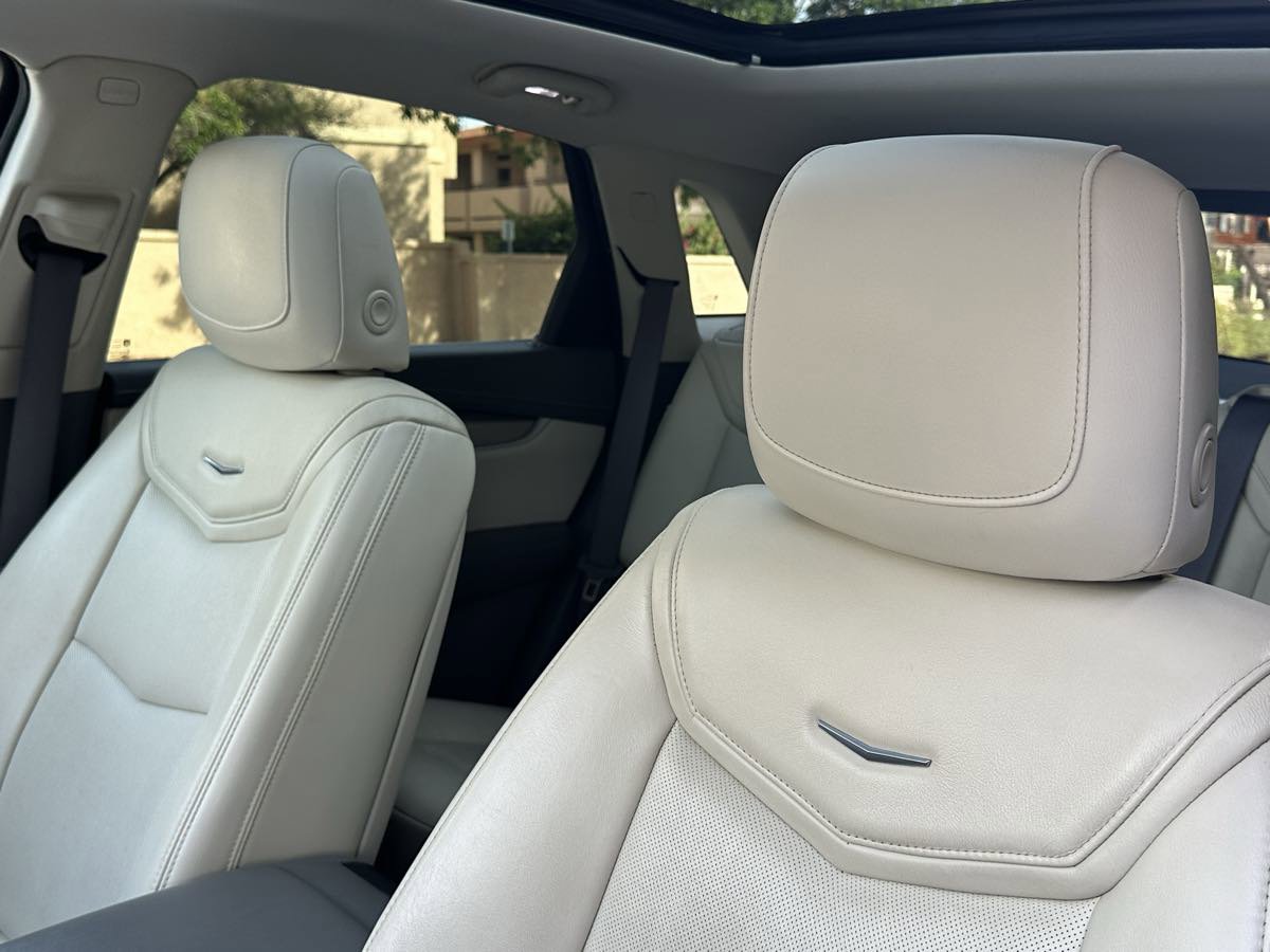 Used 2017 Cadillac XT5 Luxury w/ Driver Awareness Package image 12