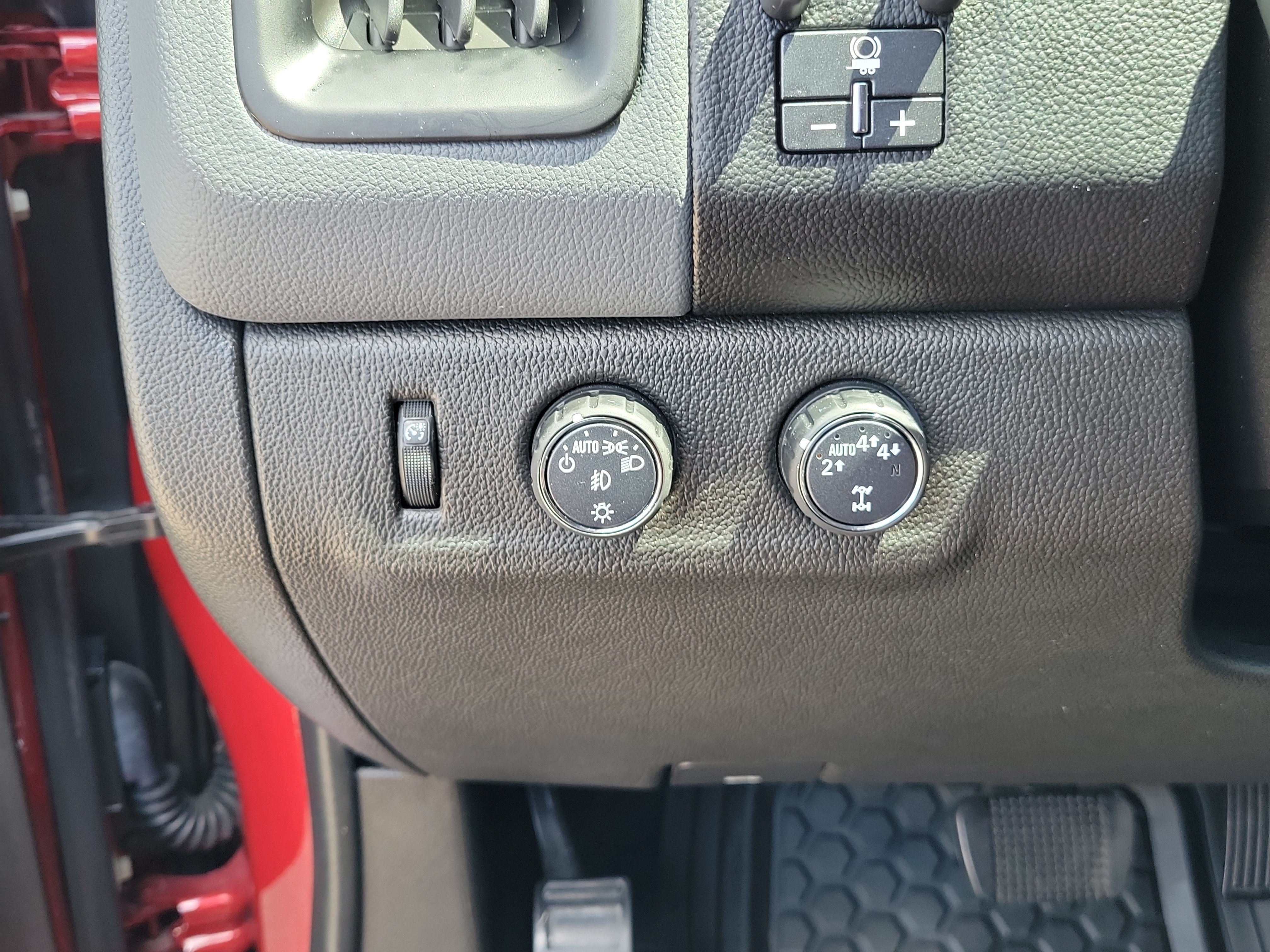 Used 2017 Chevrolet Colorado Z71 AWD/4WD image 19