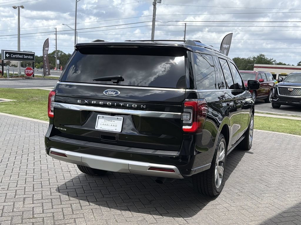 Used 2024 Ford Expedition Platinum RWD image 6