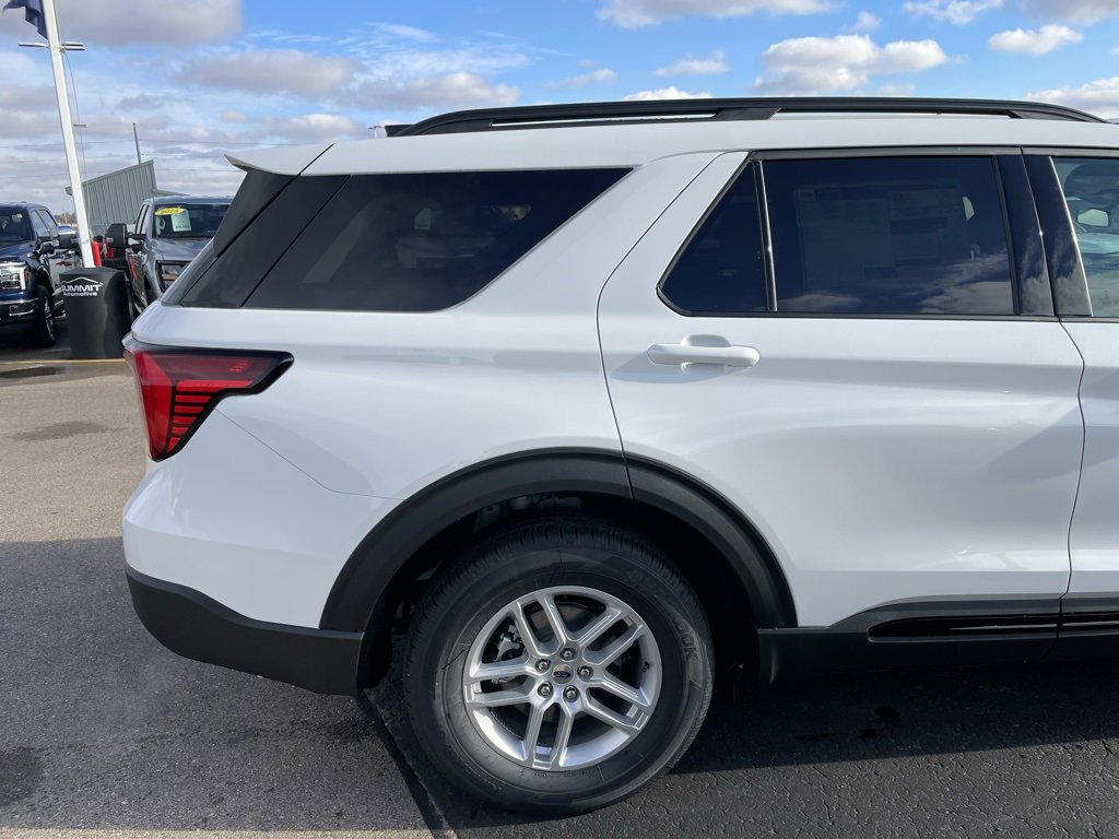 New 2026 Ford Explorer Active image 31