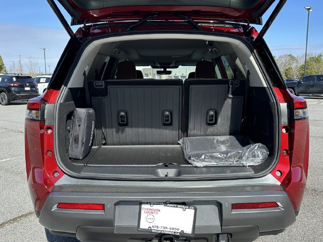 New 2026 Nissan Pathfinder Platinum AWD/4WD image 14