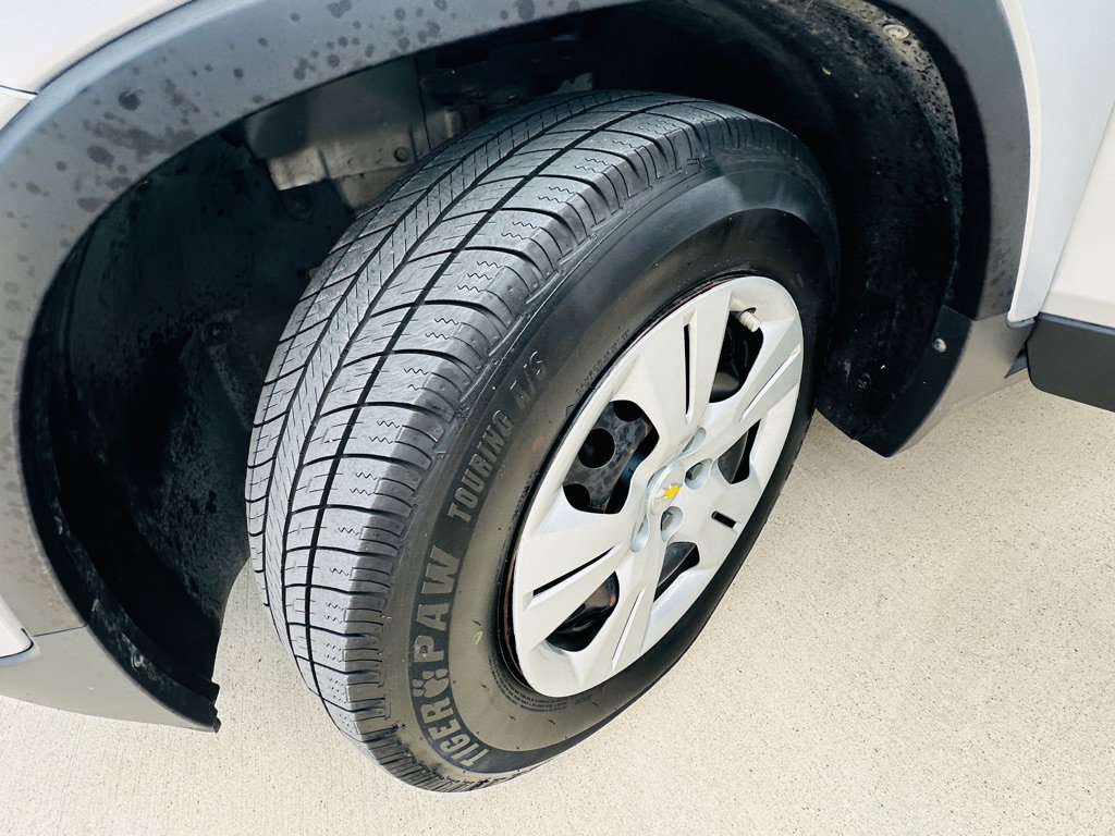 Used 2019 Chevrolet Trax LS w/ Tint and Cruise Package FWD image 23