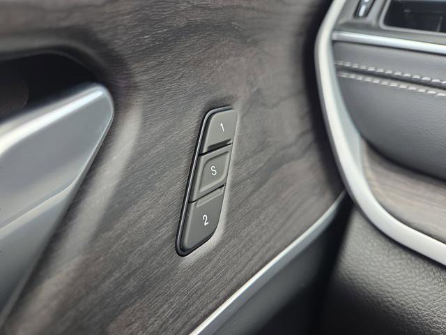 New 2025 Jeep Grand Cherokee L Limited w/ Luxury Tech Group II image 32