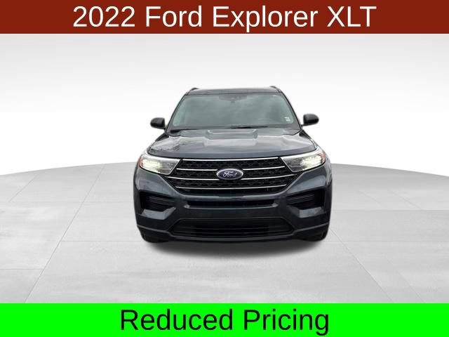 Used 2022 Ford Explorer XLT image 2