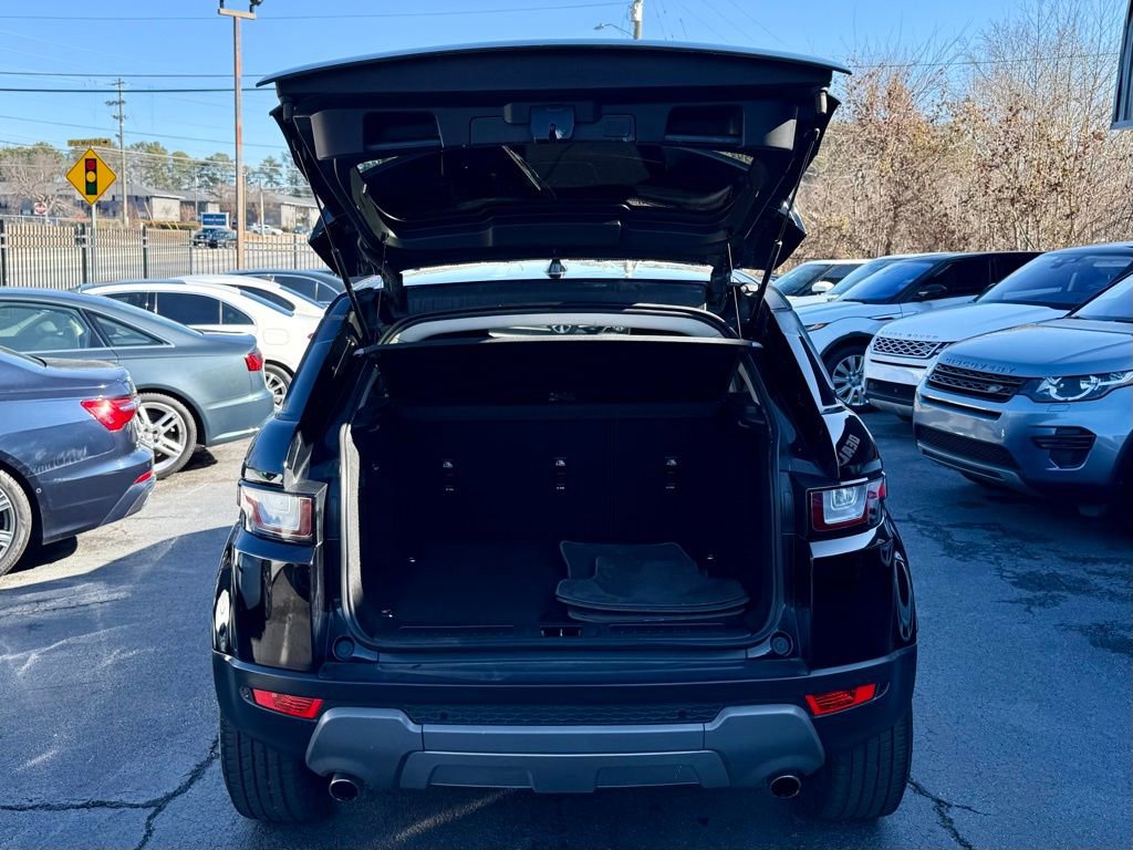 Used 2018 Land Rover Range Rover Evoque SE Premium image 11