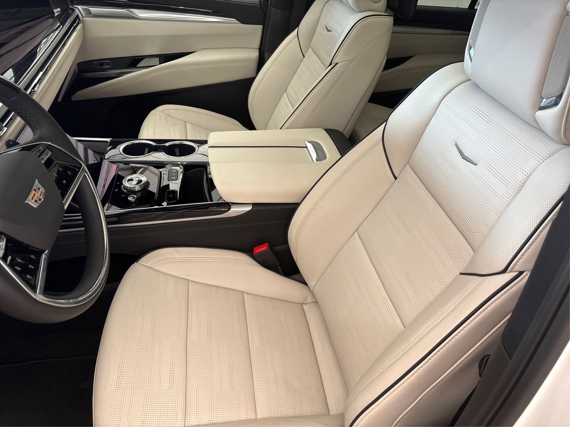 New 2025 Cadillac Escalade ESV Sport w/ Touring Package image 9