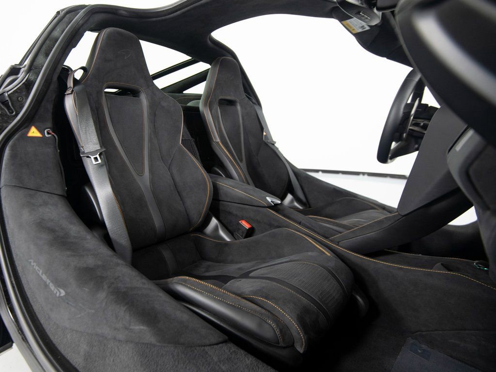 Used 2025 McLaren 750S image 31