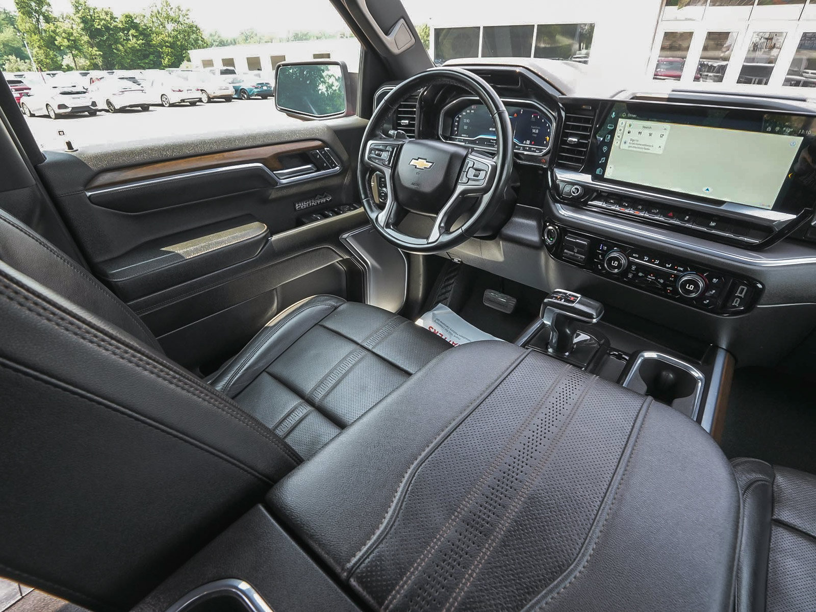 Used 2024 Chevrolet Silverado 1500 High Country w/ Technology Package AWD/4WD image 36