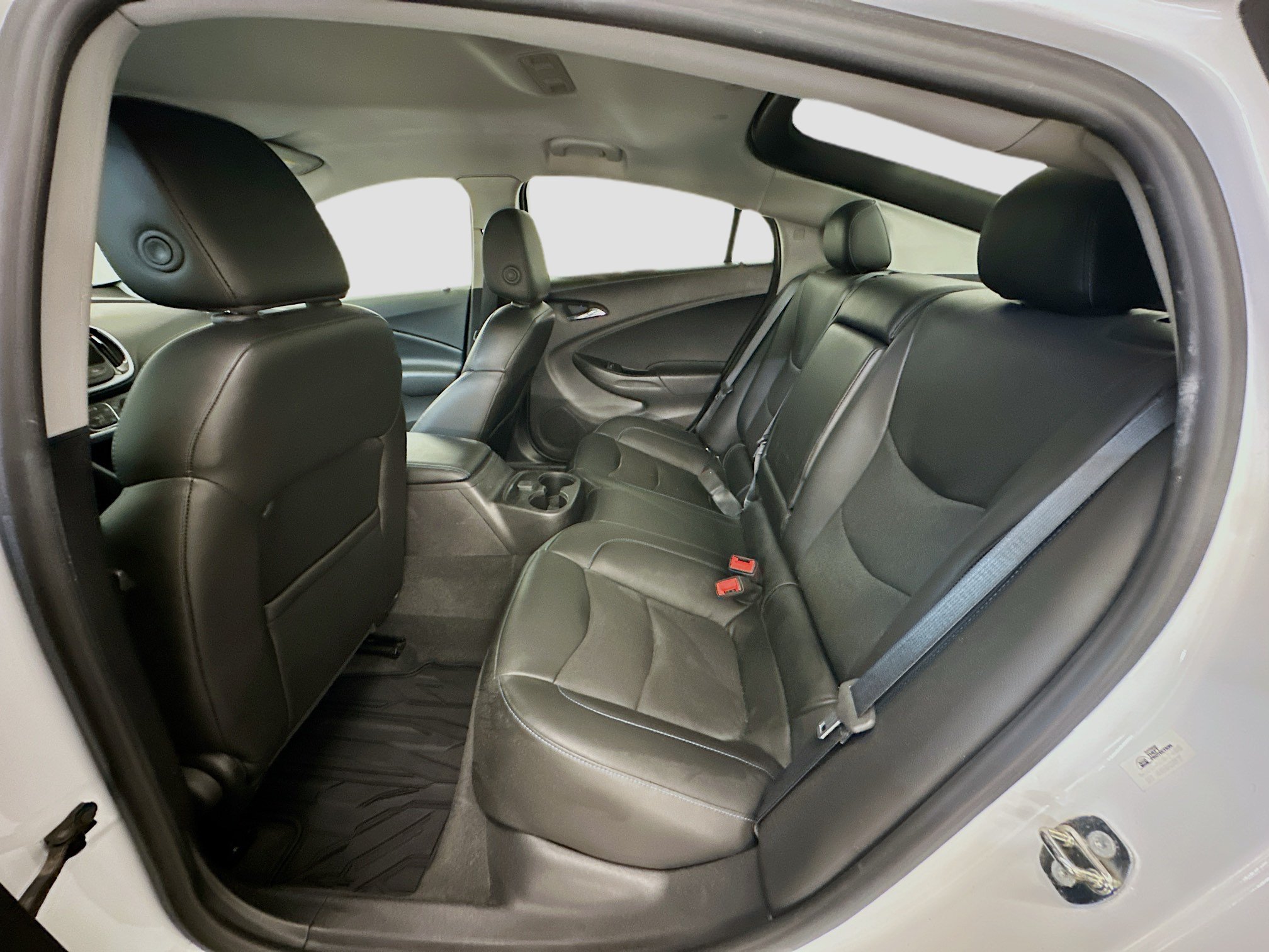 Used 2018 Chevrolet Volt LT w/ Comfort Package FWD image 29