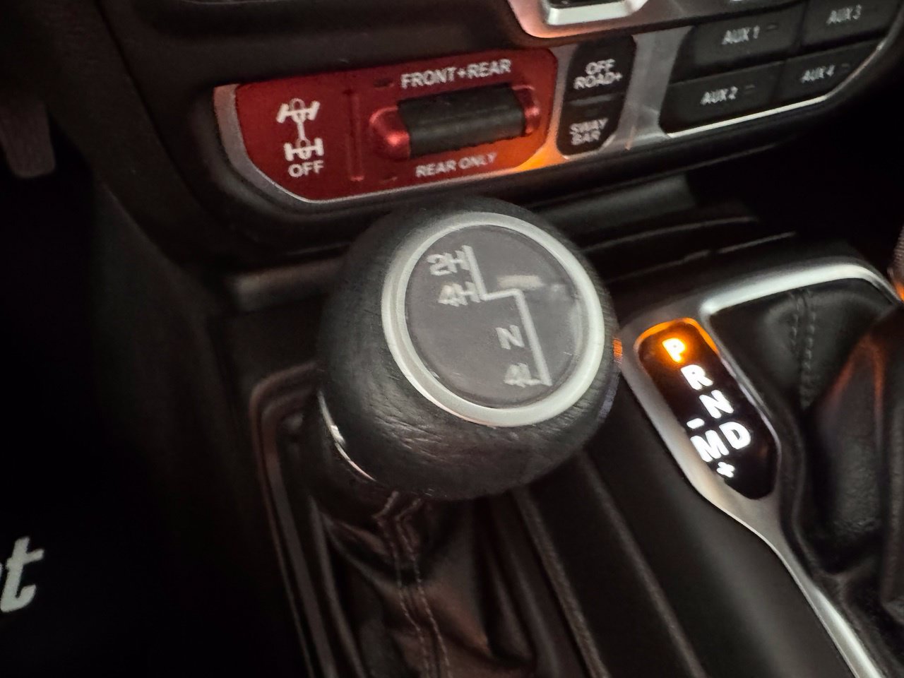 Used 2025 Jeep Wrangler Unlimited Rubicon AWD/4WD image 24
