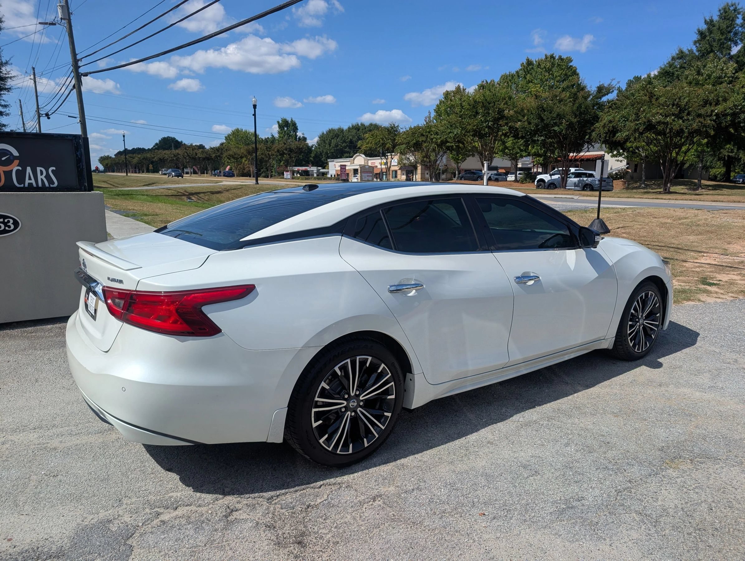 Used 2017 Nissan Maxima Platinum w/ Medallion Package FWD image 5
