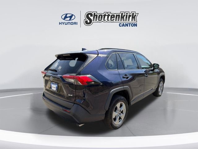 Used 2022 Toyota RAV4 XLE image 5