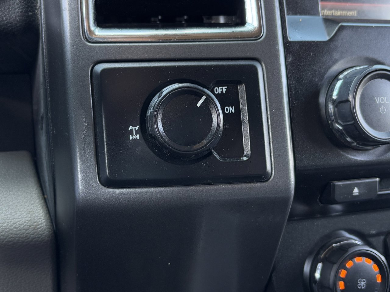 Used 2015 Ford F150 XLT w/ Equipment Group 302A Luxury RWD image 22