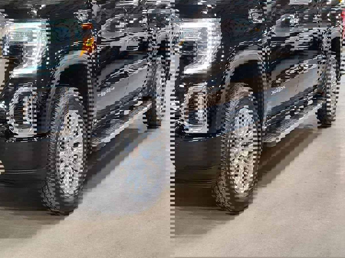 Used 2019 GMC Sierra 1500 Denali w/ Technology Package image 17