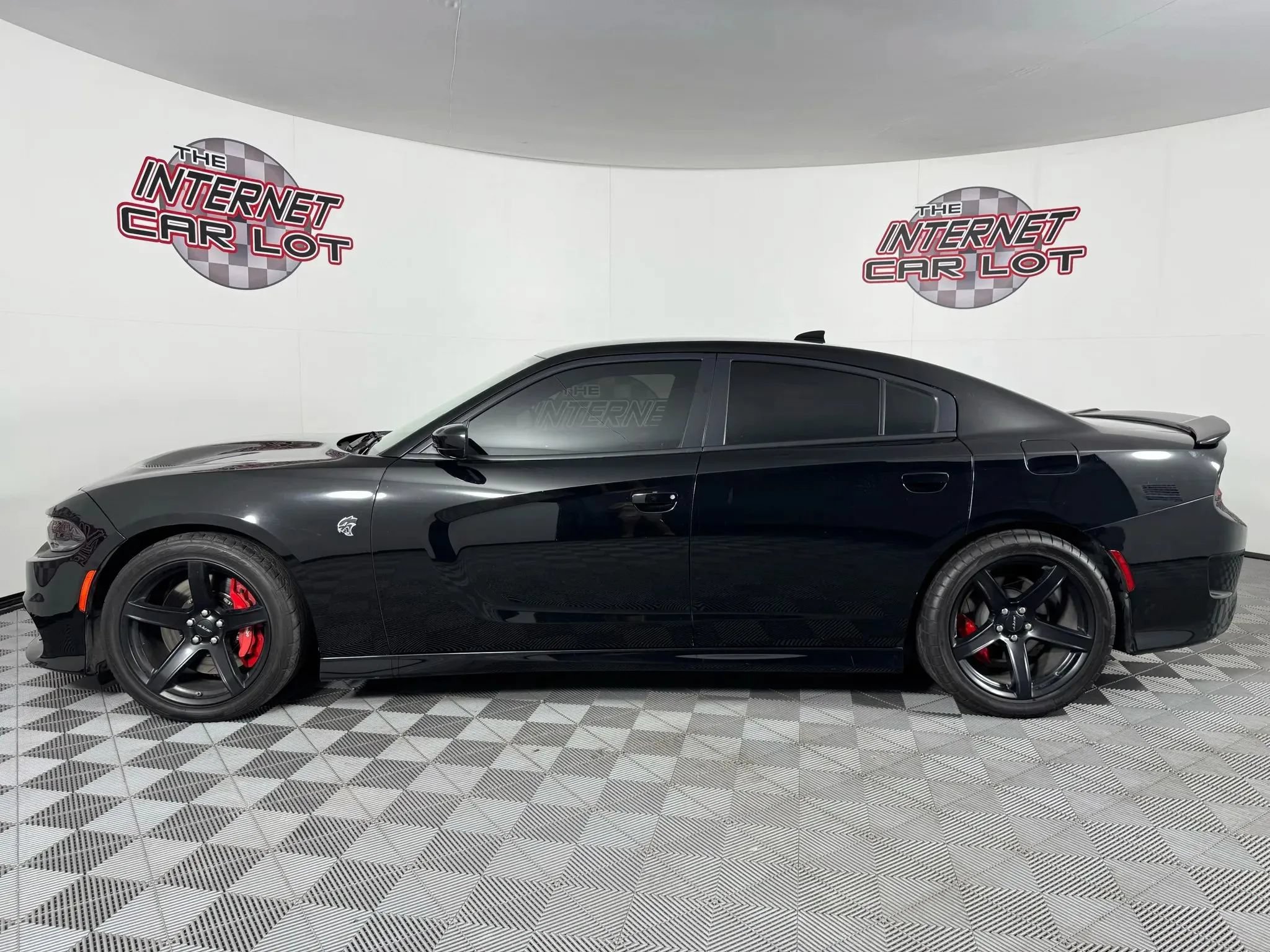 Used 2018 Dodge Charger SRT Hellcat RWD image 4