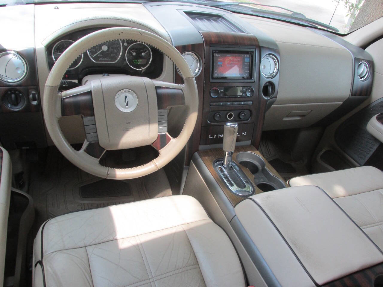 Used 2006 Lincoln Mark LT 2WD image 16