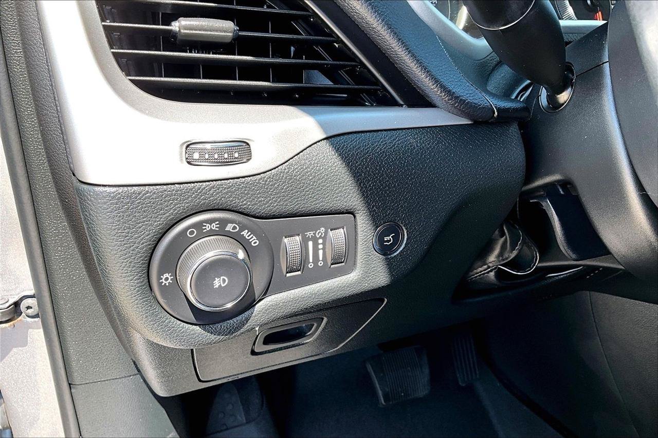 Used 2018 Jeep Cherokee Trailhawk w/ Quick Order Package 27L AWD/4WD image 37