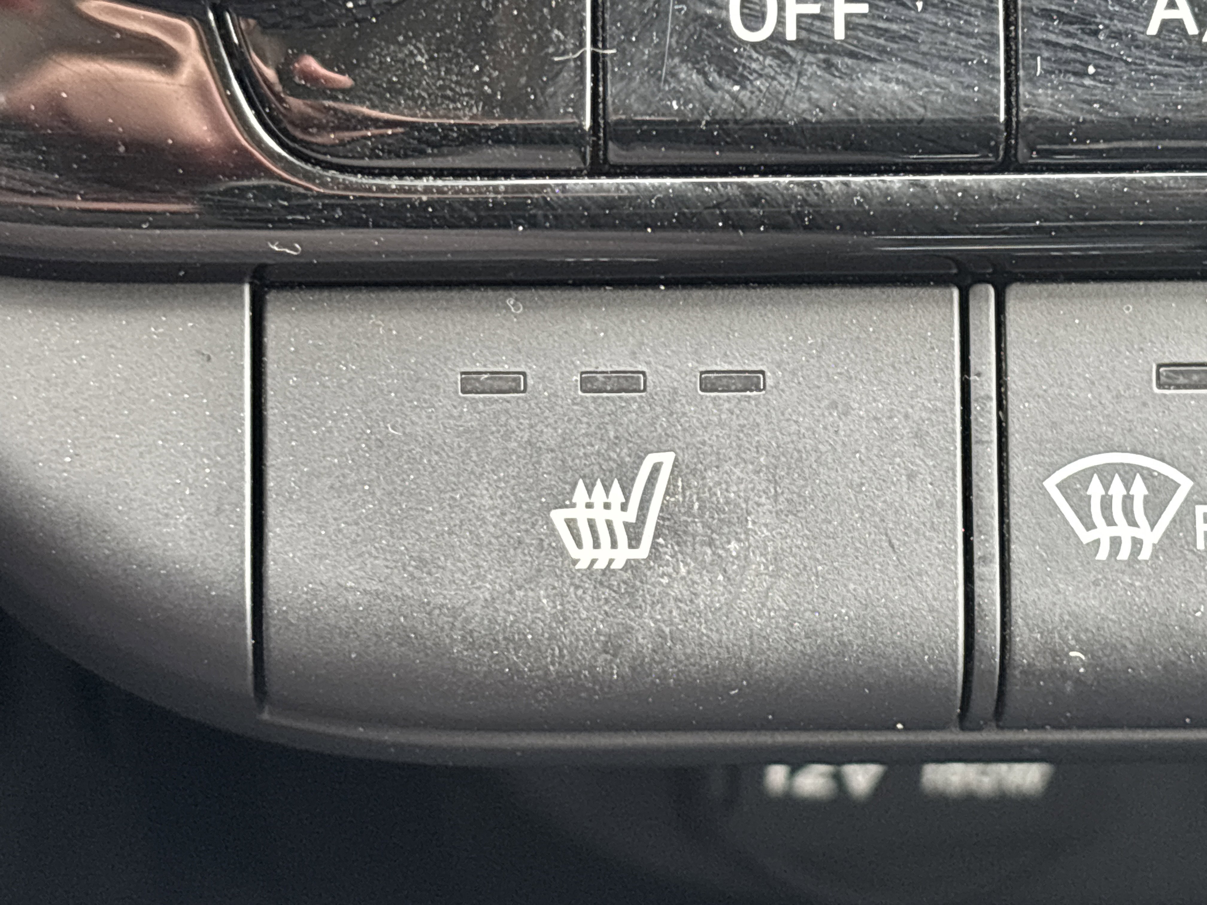 Used 2024 Hyundai Elantra SEL w/ Convenience Package image 29