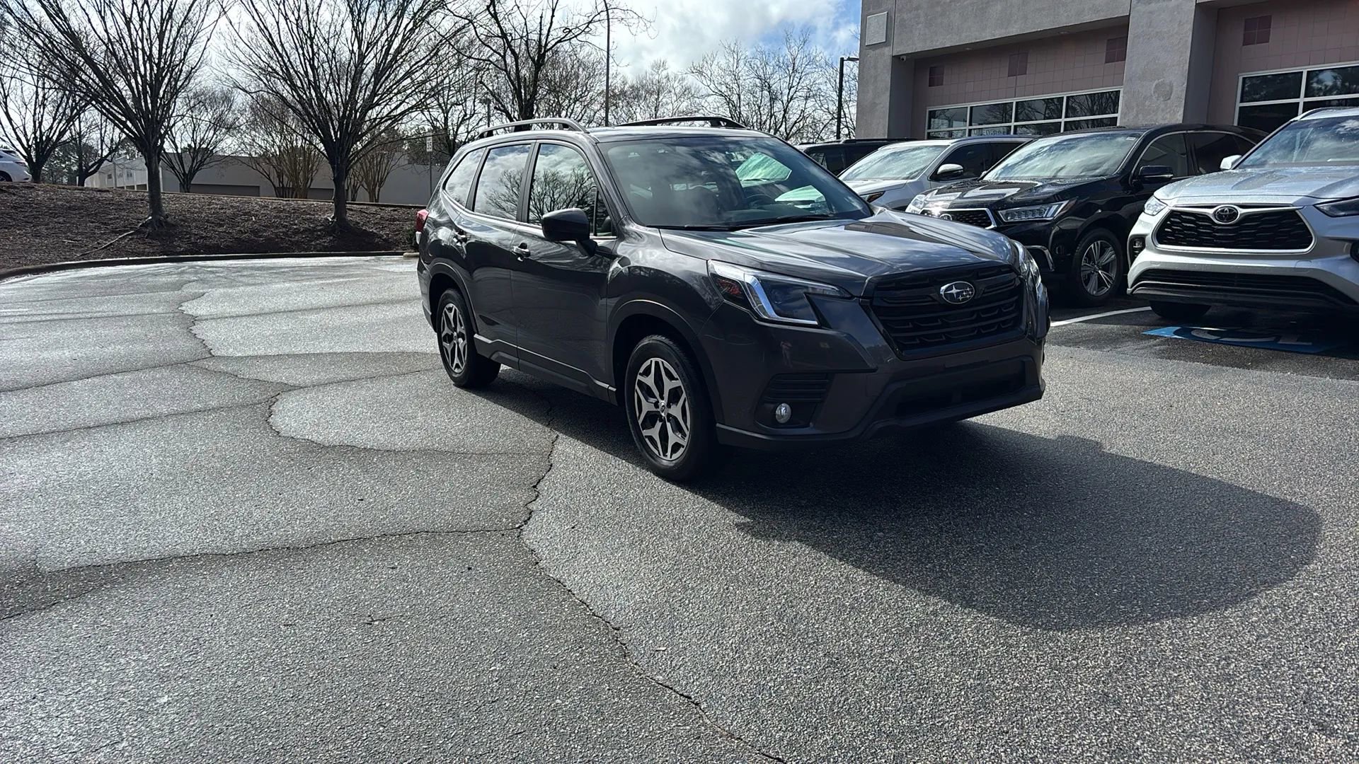 Used 2023 Subaru Forester Premium image 3
