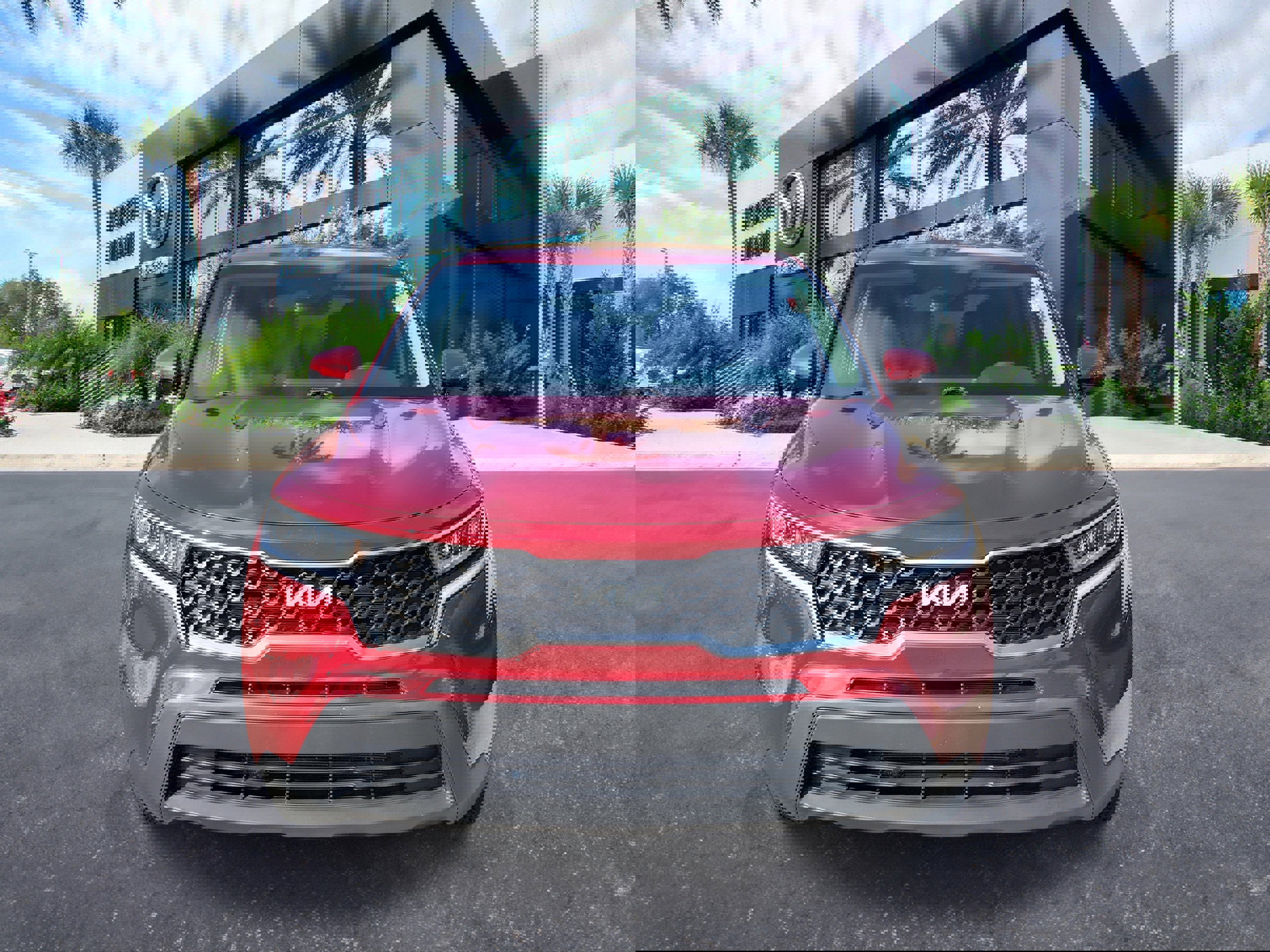 Used 2023 Kia Sorento LX image 2