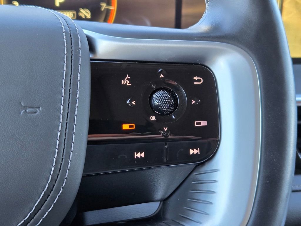 Used 2025 INFINITI QX80 Sensory image 25