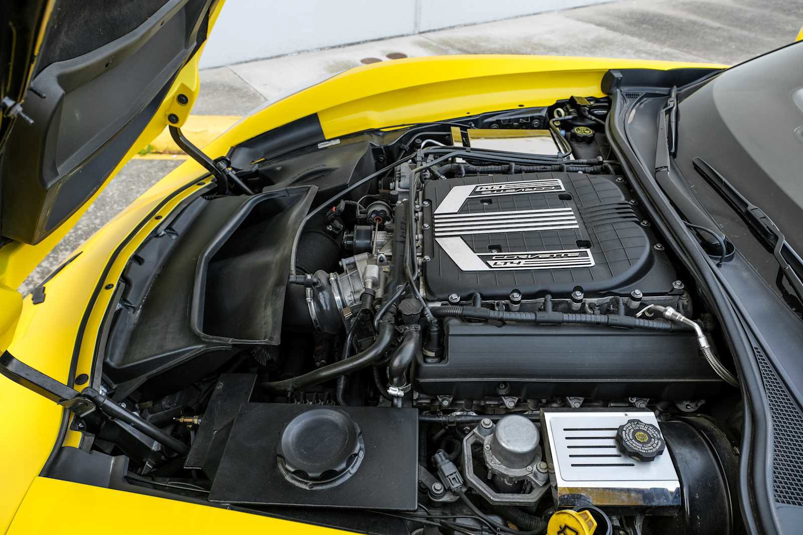 Used 2015 Chevrolet Corvette Z06 w/ 3LZ Preferred Equipment Group image 58