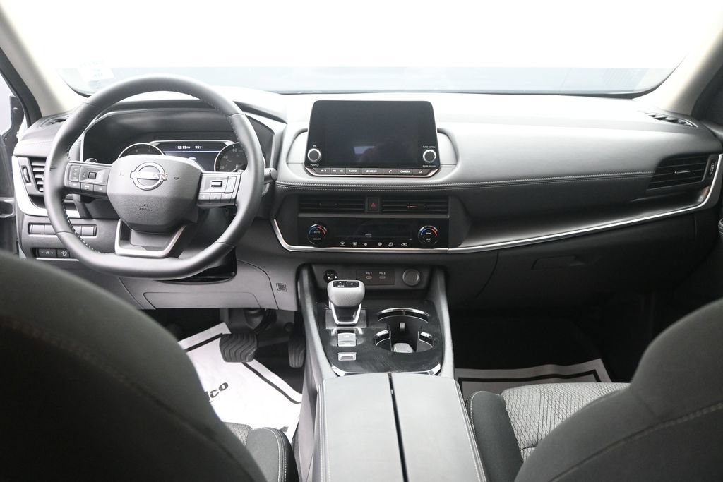 Used 2026 Nissan Rogue SV FWD image 14