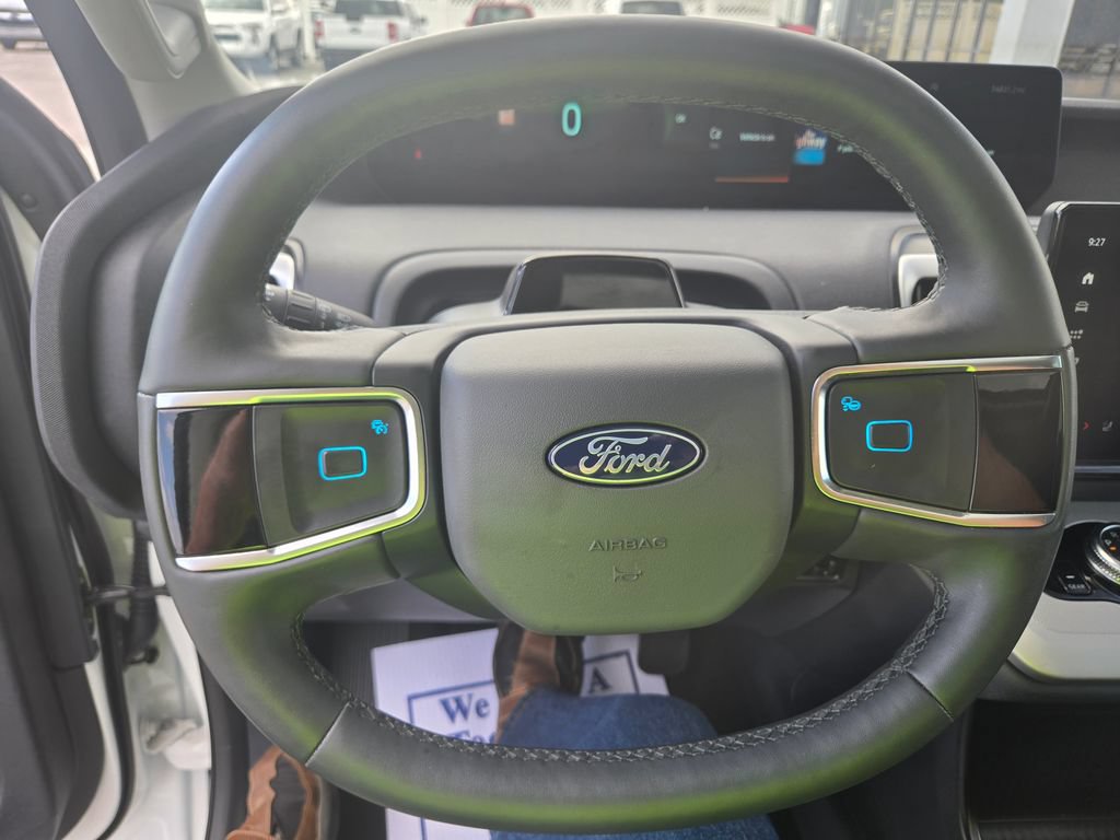 Used 2025 Ford Expedition Active RWD image 12