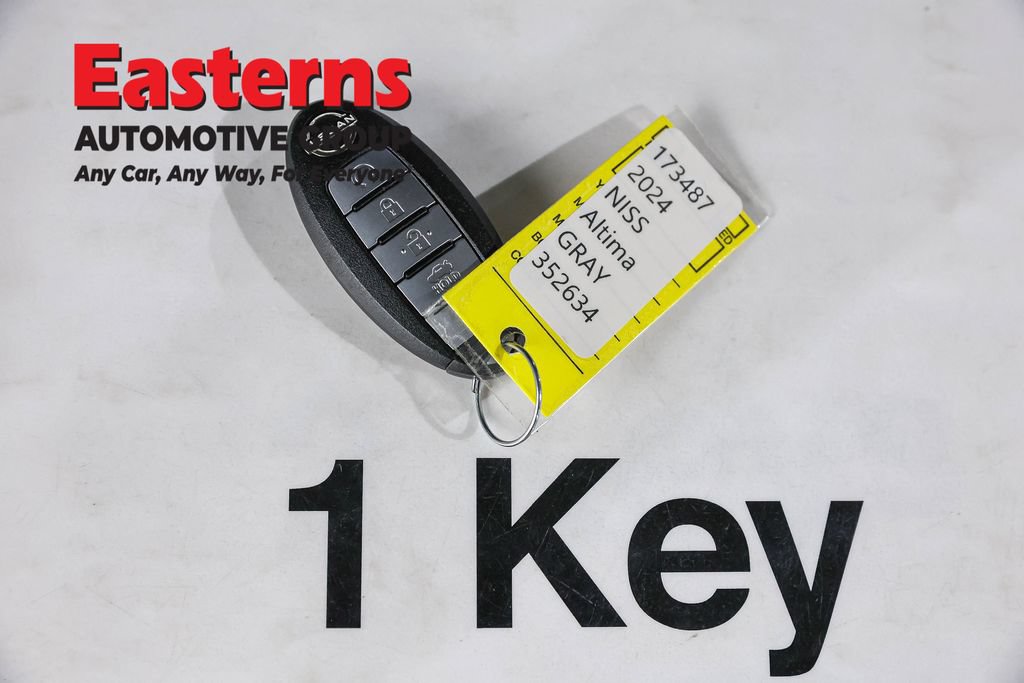 Used 2024 Nissan Altima 2.5 SV FWD image 25