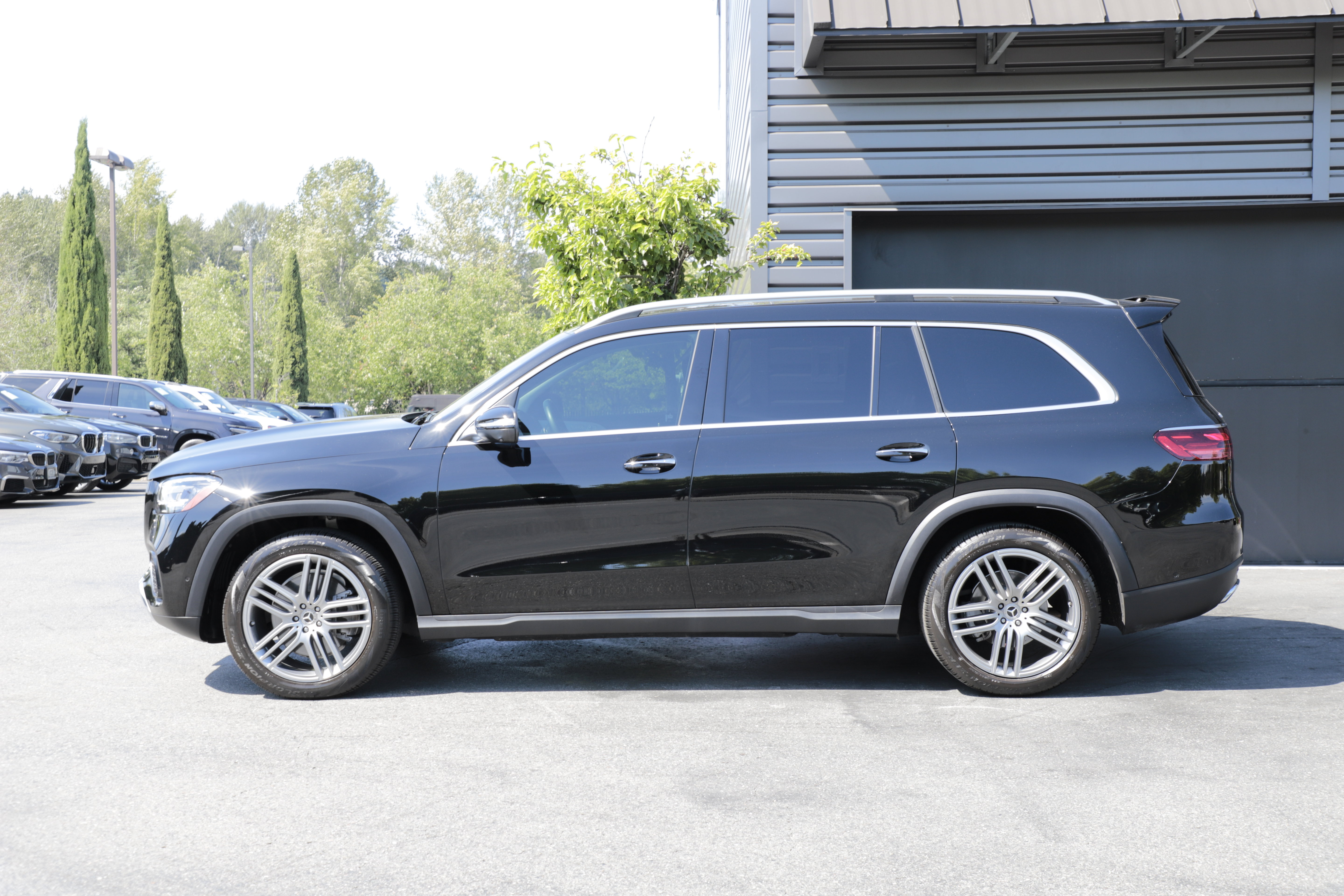 Used 2024 Mercedes-Benz GLS 450 4MATIC image 7