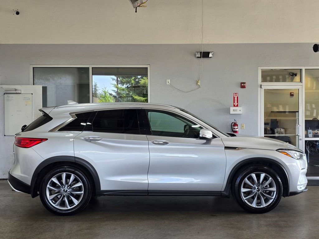 Used 2019 INFINITI QX50 Luxe w/ Navigation Package AWD/4WD image 4