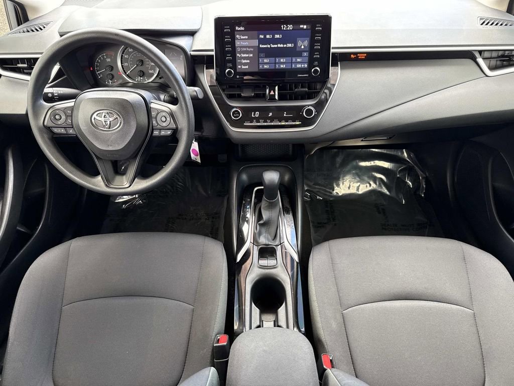 Used 2021 Toyota Corolla LE image 19