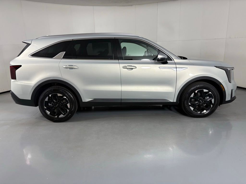 New 2026 Kia Sorento S FWD image 9