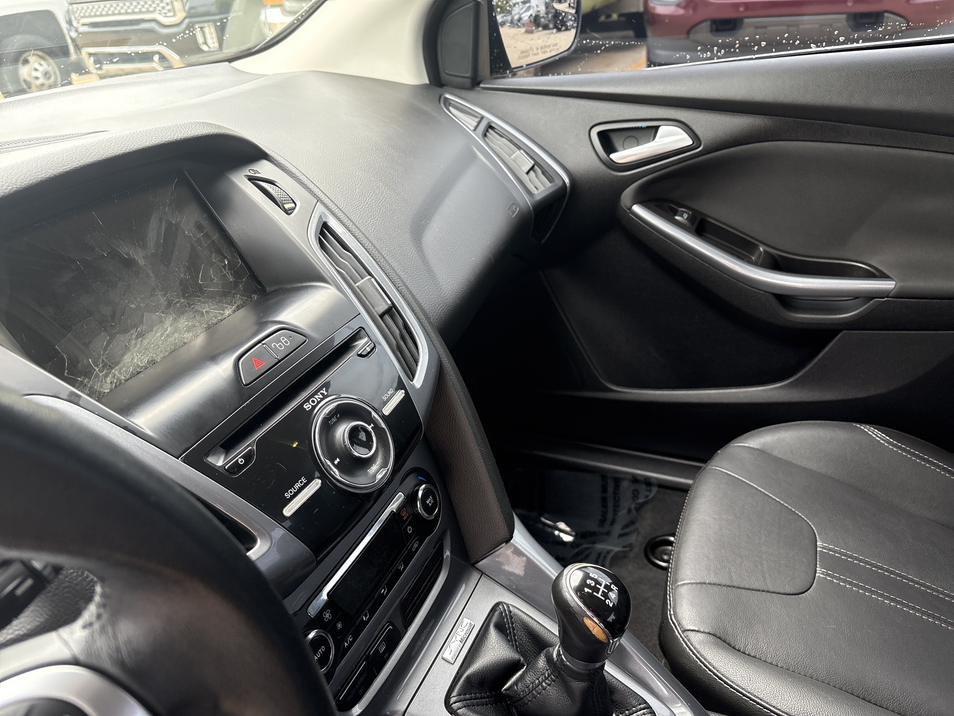 Used 2013 Ford Focus Titanium w/ Titanium Handling Pkg FWD image 12