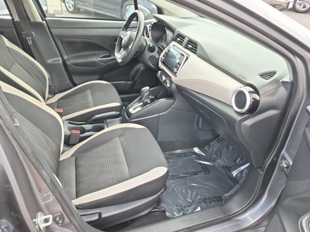 Used 2021 Nissan Versa SV FWD image 5