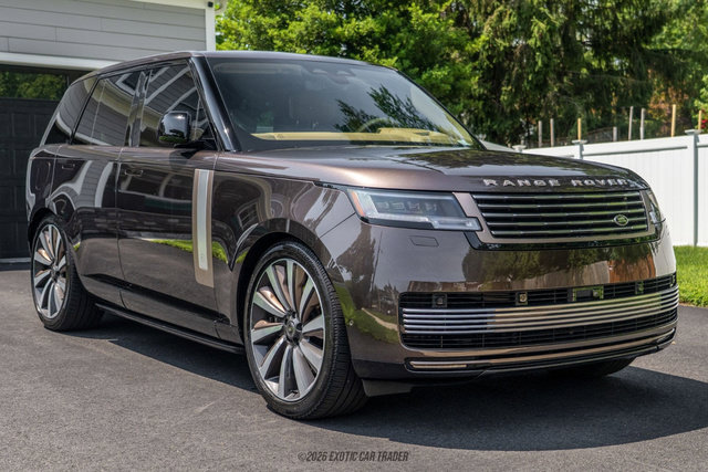 Used 2025 Land Rover Range Rover SV AWD/4WD image 12
