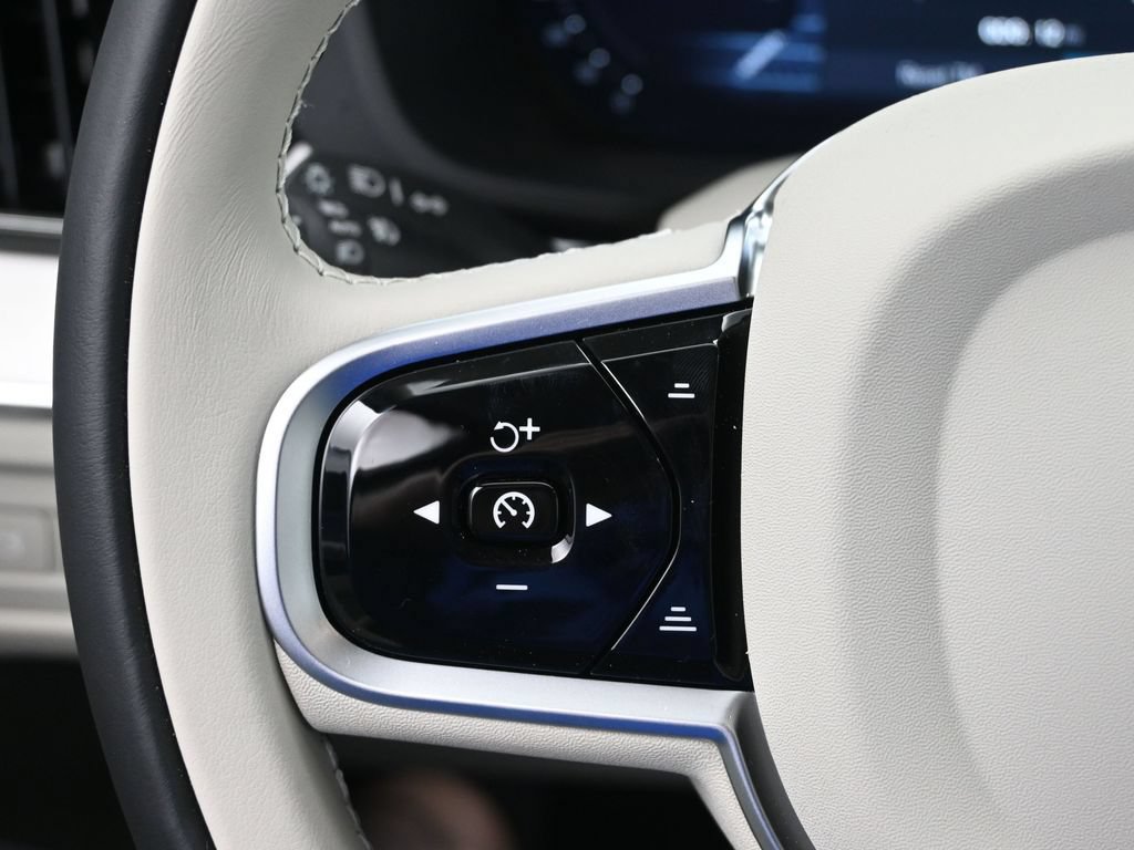 New 2026 Volvo XC60 T8 Ultra w/ Protection Package Premier AWD/4WD image 11